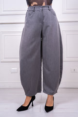 modella indossando Pantalone Selwyn balloon colore