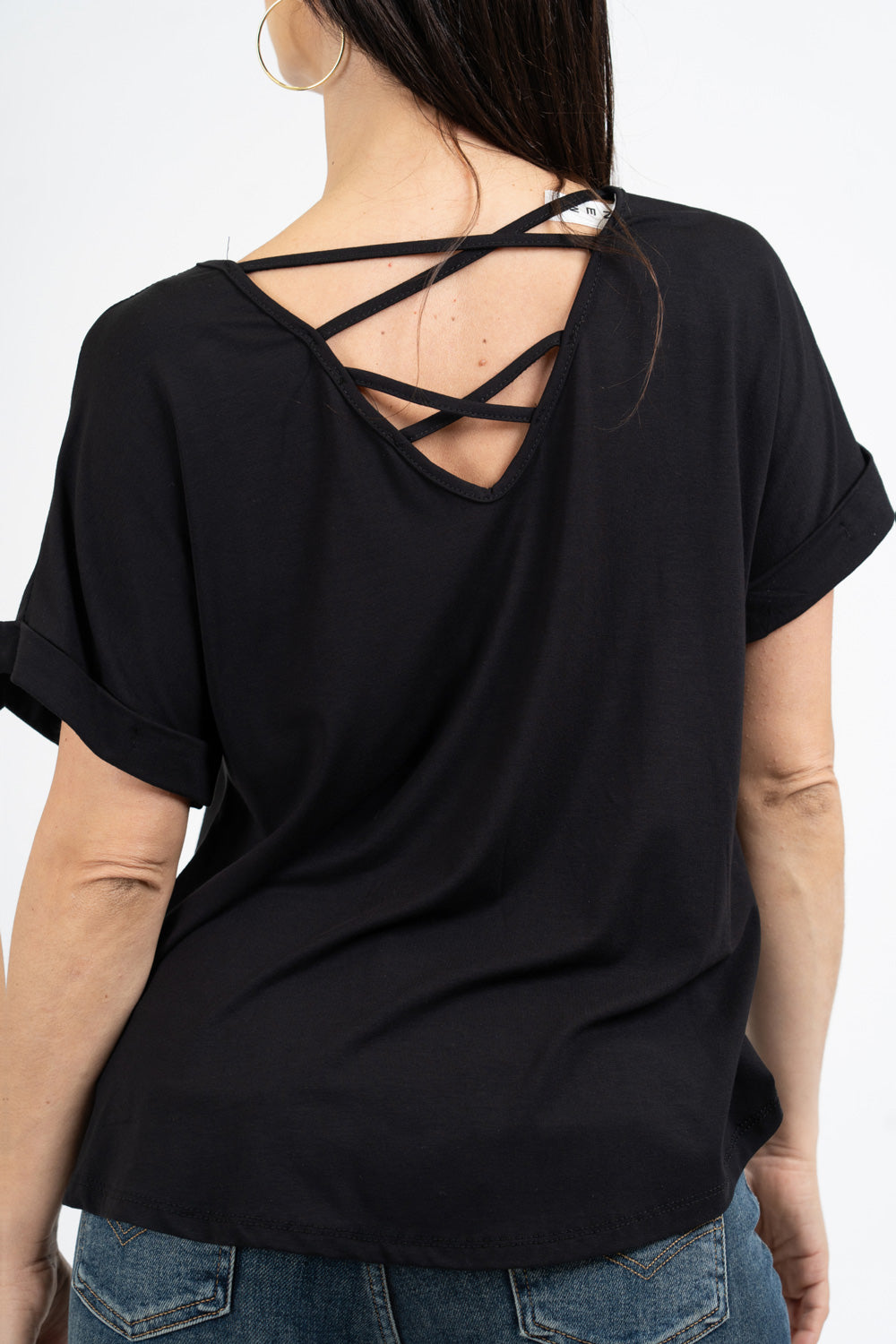 Maglia ampia in viscosa elasticizzata con scollo a V e incrocio sul retro.