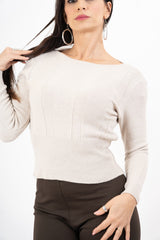 modella indossando Maglioncino Soft Lines con scollo barca colore