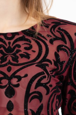 modella indossando Maglia rete VelvetLight colore