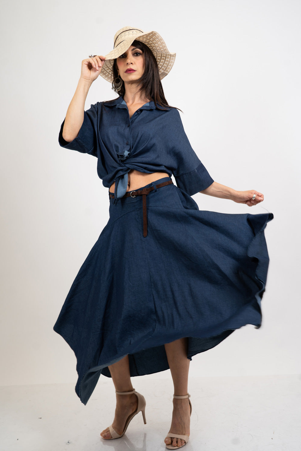Gonna ampia effetto chambray con taglio stondato.