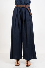 Pantalone wide leg in cotone elasticizzato con cintura intrecciata.
