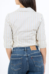 modella indossando Camicia rigata avvitata in cotone – giallo colore