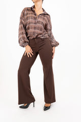 Pantalone svasato in crep con baschina alta Marrone