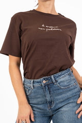 T-shirt in cotone con ricamo “di mattina non parlatemi”