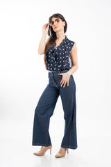 modella indossando Blusa in georgette a pois con scollo incrociato e pizzo interno colore