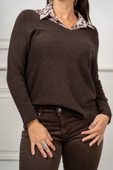 modella indossando Maglia Vela scollo V colore