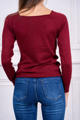 modella indossando Maglia Calista scollo quadrato colore