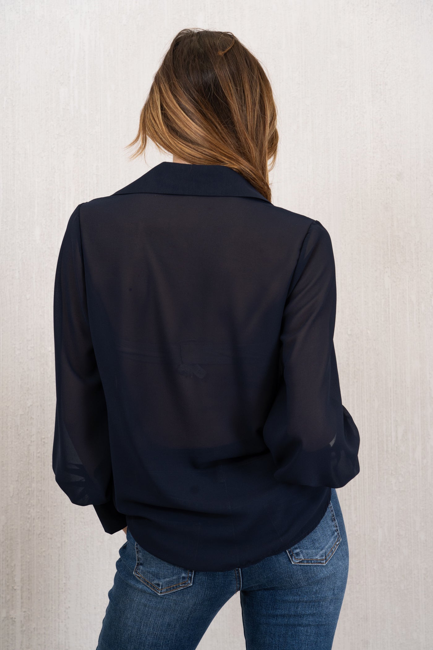 Camicia in Georgette Velata con Arriccio Centrale