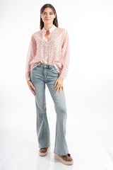 modella indossando Camicia velata a pois in tencel con collo coreano colore