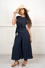 modella indossando Maglia Asimmetrica con Fusciacca e Pizzo colore