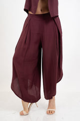 Pantalone ampio fluido in misto viscosa.