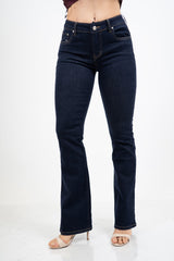 Jeans flare a vita media in denim elasticizzato con fondo a zampa.