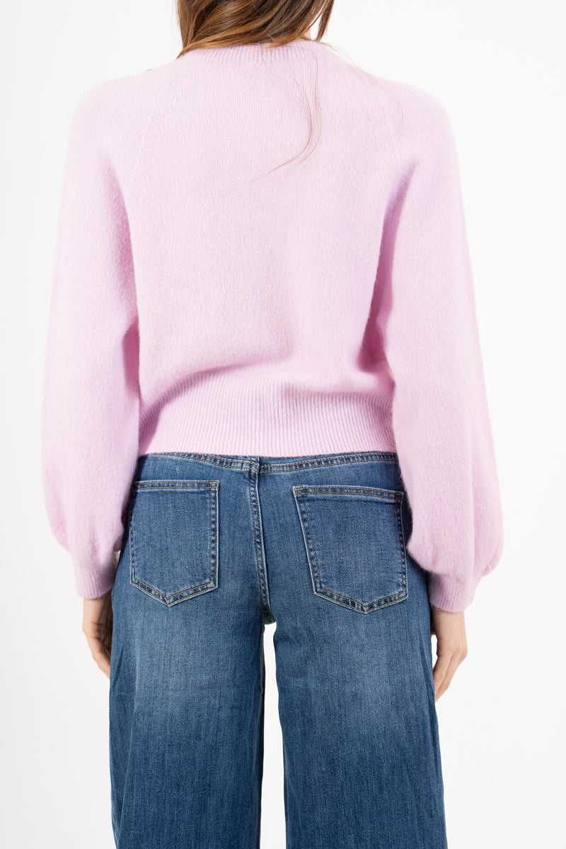 modella indossando Maglione morbido con manica ampia e bordo a costine colore