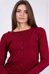 modella indossando Cardigan Elowen scollo V colore Borgogna Unica