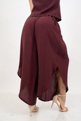 Pantalone ampio fluido in misto viscosa.