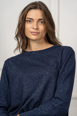 modella indossando Maglia Aster Lurex colore Blu Unica
