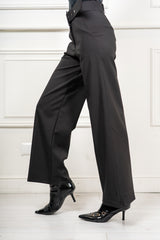 modella indossando Pantalone Sloane Nero colore