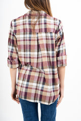 modella indossando Camicia in flanella di cotone a quadri colore