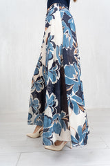 Pantagonna Jungle Bloom con shorts interno