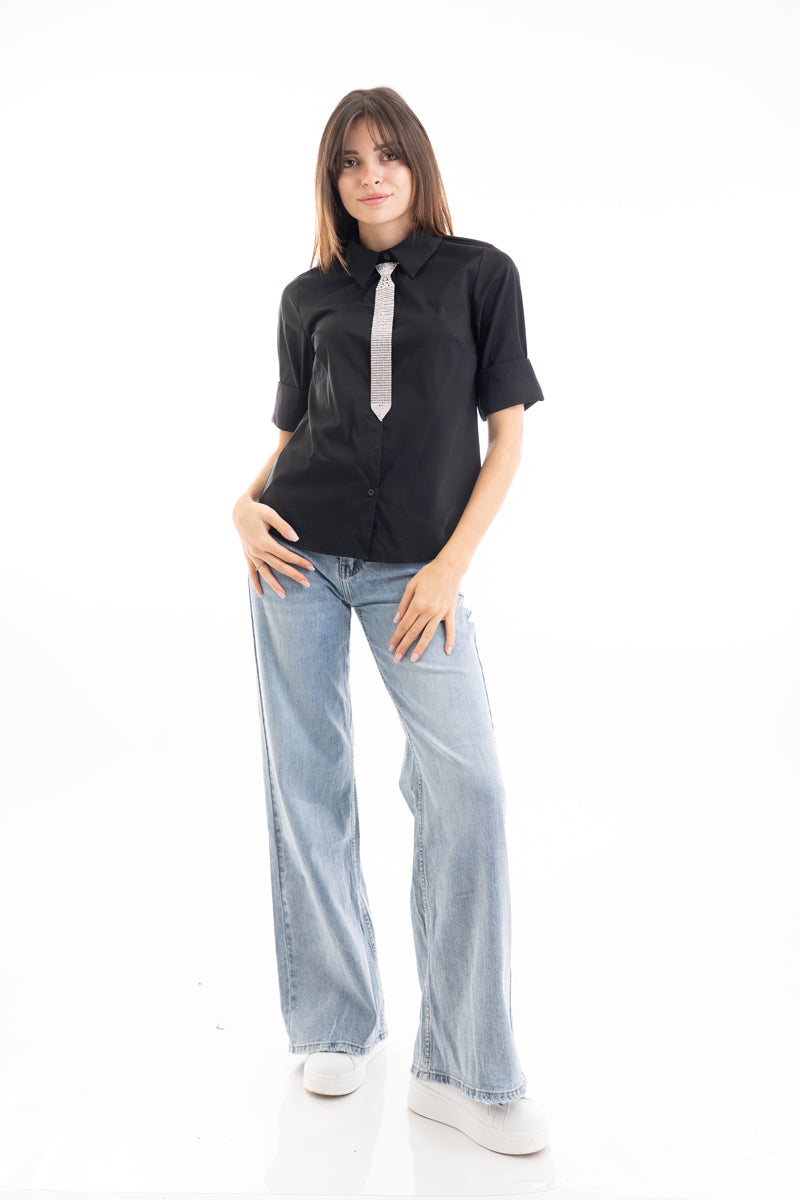 modella indossando Cravatta gioiello in micro strass colore