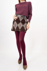 modella indossando Maglia basic a manica raglan in filato misto viscosa colore