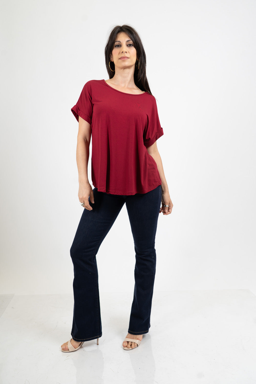 Maglia ampia in viscosa elasticizzata con scollo a V e incrocio sul retro.