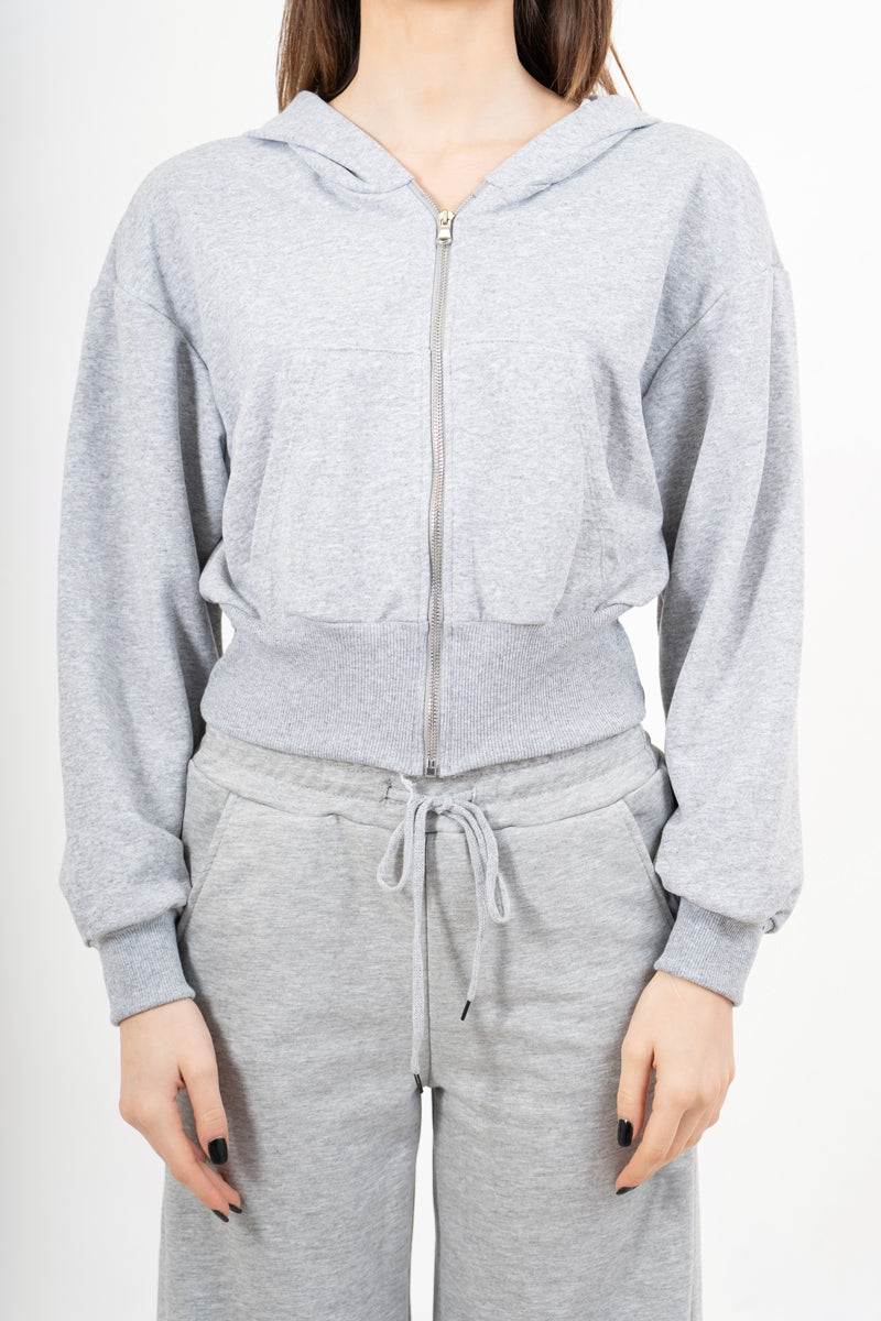 modella indossando Giacca felpa over con cappuccio e zip colore Grigio Unica