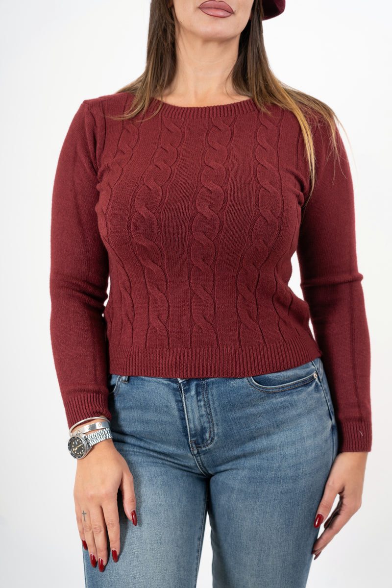 modella indossando Maglioncino SoftTrecce colore BORDEAUX Unica