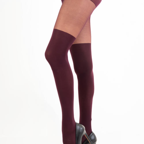 modella indossando Collant donna 40/120 den effetto parigina bordeaux colore BORDEAUX