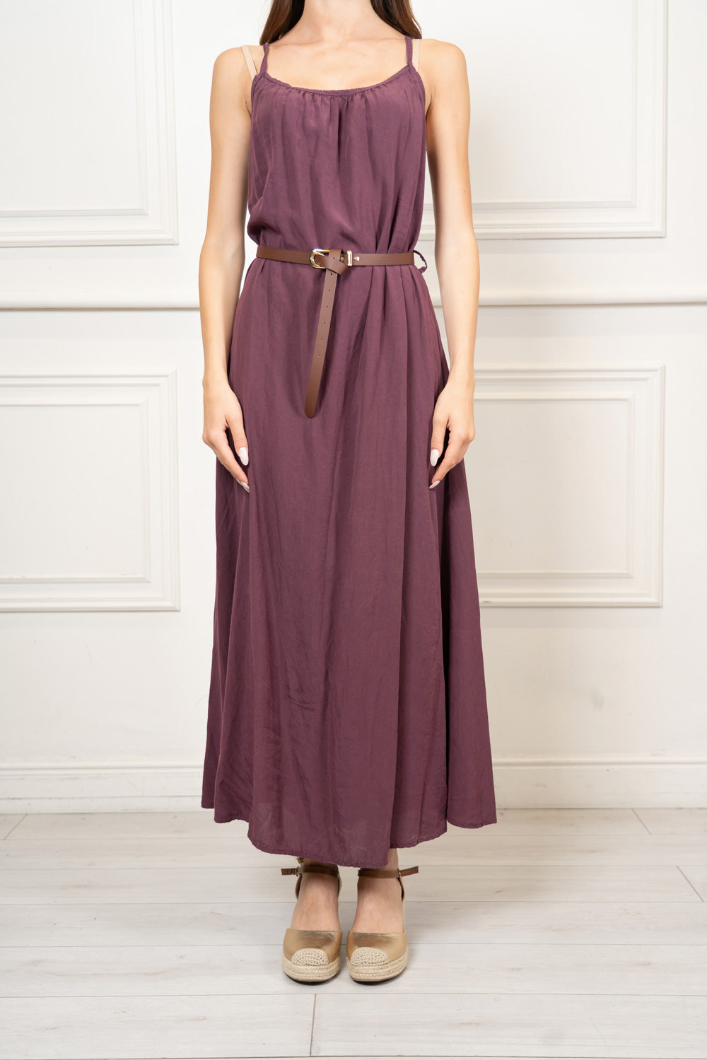 Abito lungo in Tencel con cintura.