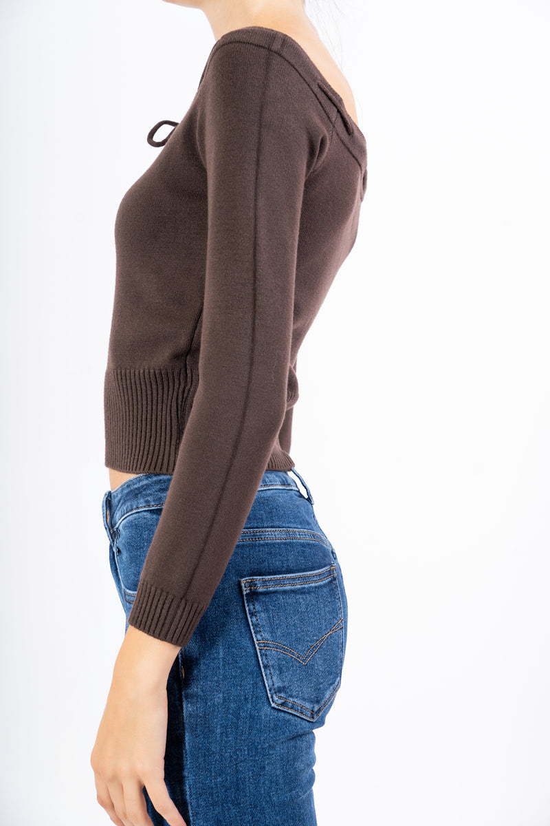 Maglia crop off-shoulder con laccio