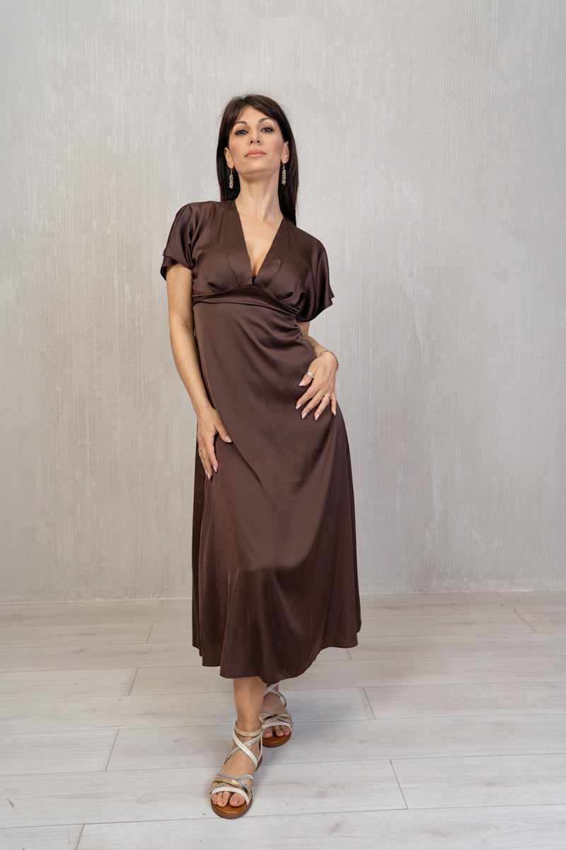 Abito lungo in raso nero elegante
