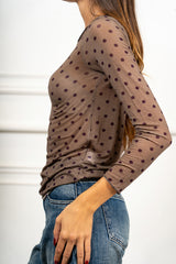 modella indossando Maglia Aveline colore