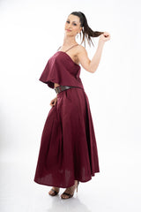 modella indossando Gonna midi ampia con pinces e cintura in vita colore