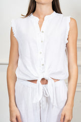 modella indossando Camicia annodata in lino e viscosa con rouge colore Bianco Unica