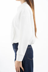 modella indossando Giacca bomber corta con zip metallica e fondo elastico colore