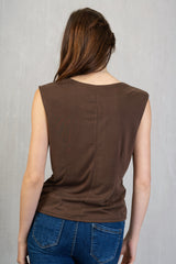 Maglia smanicata con drappeggio seno