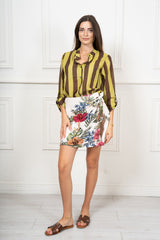 modella indossando Camicia Collo Coreana in Tencel a Righe Multicolor colore