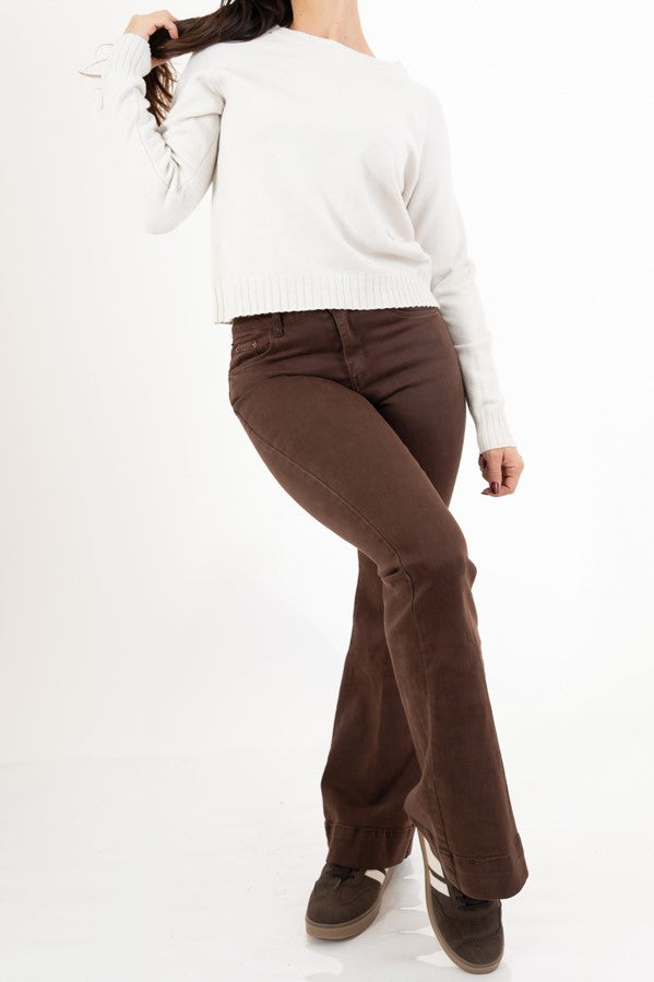 modella indossando Maglione sportivo con maniche raglan e bordo a coste colore