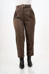 modella indossando Pantalone Velvet Line con fusciacca colore