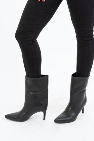 Stivali mid-calf in ecopelle nera con gambale ampio e tacco 6,5cm