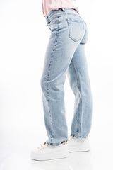 Jeans donna straight a vita media in denim morbido con fondo sfrangiato