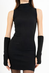 modella indossando Abito smanicato a costine in misto viscosa colore