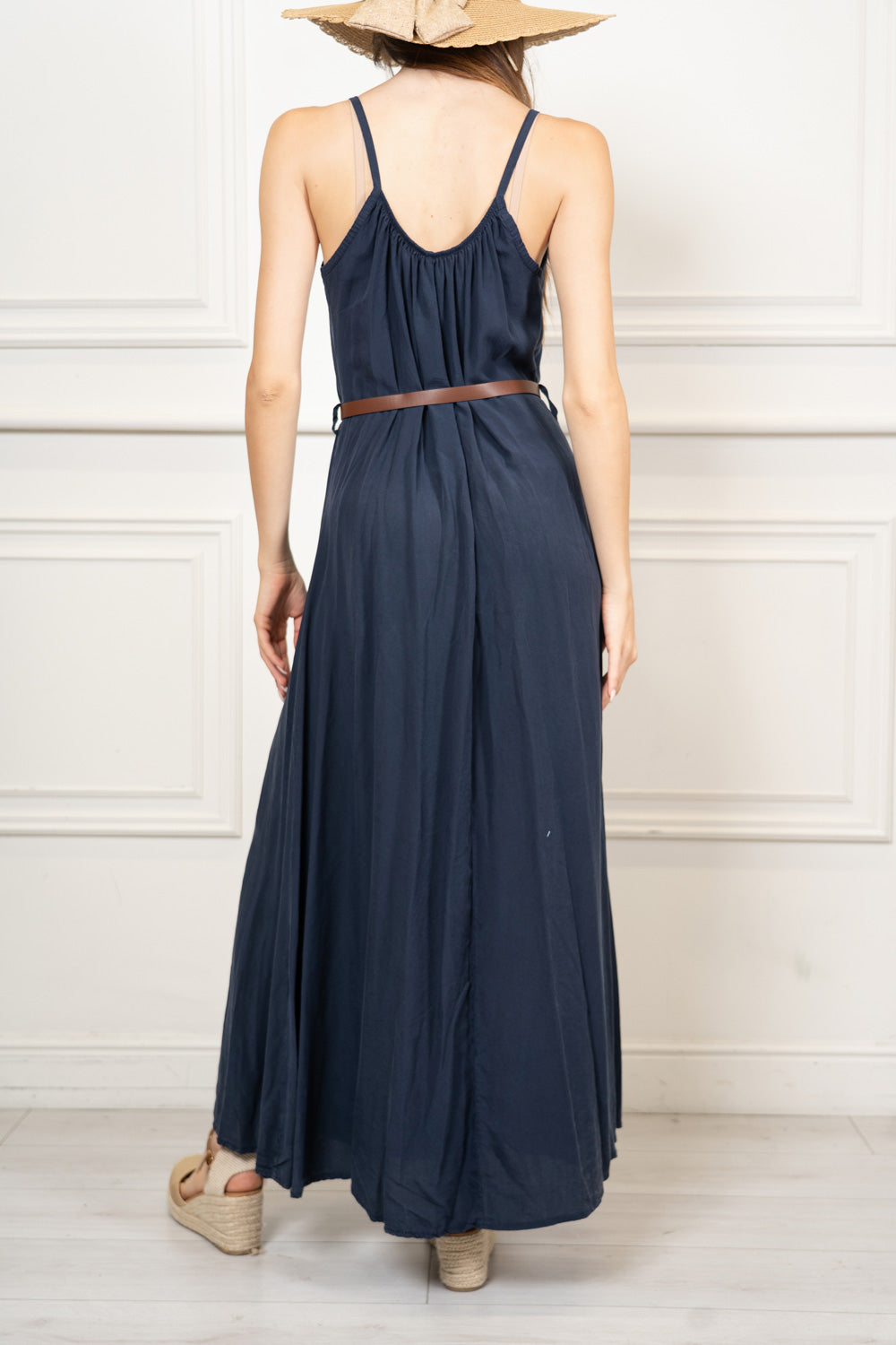 Abito lungo in Tencel con cintura.