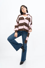 modella indossando Cardigan a righe in misto lana con sciarpa coordinata colore