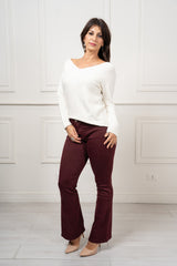 modella indossando Maglia Vela scollo V colore