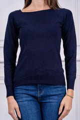 modella indossando Maglia Calista scollo quadrato colore