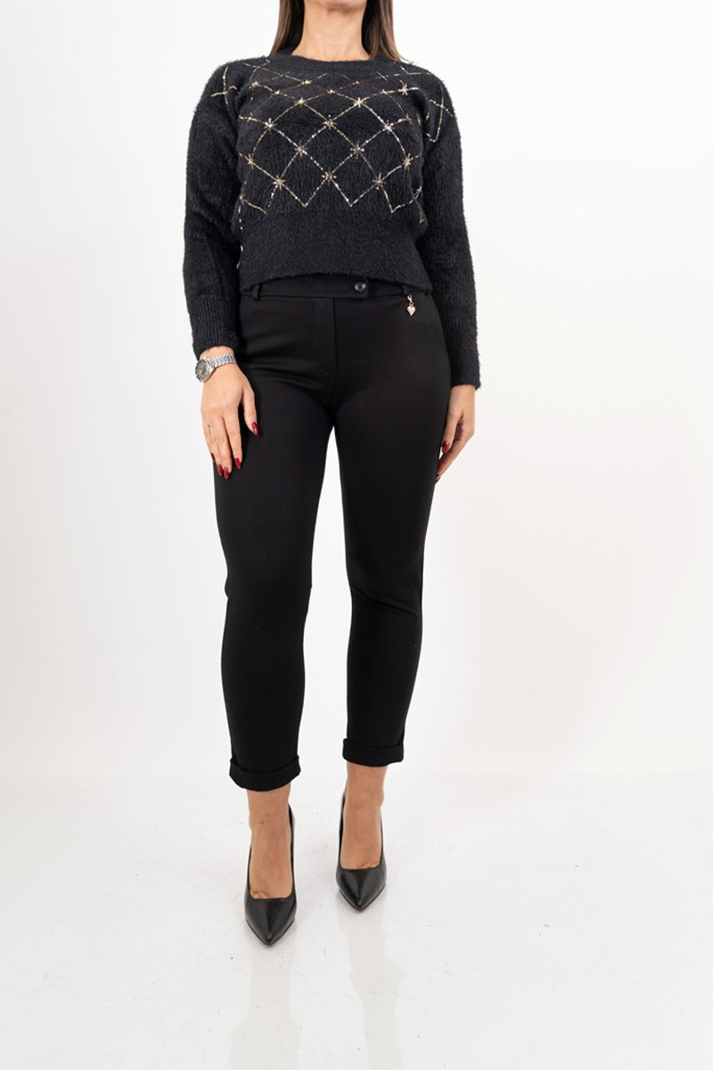 modella indossando Pantaloni Punto Milano Elegance – Nero colore Nero