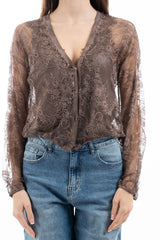 modella indossando Cardigan in pizzo floreale trasparente con scollo V colore Marrone Unica
